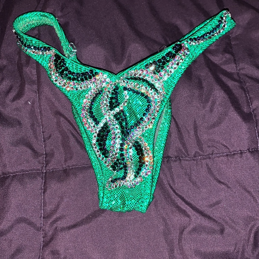 New NPC Figure Competition Suit 👙 - Picture 8 of 11